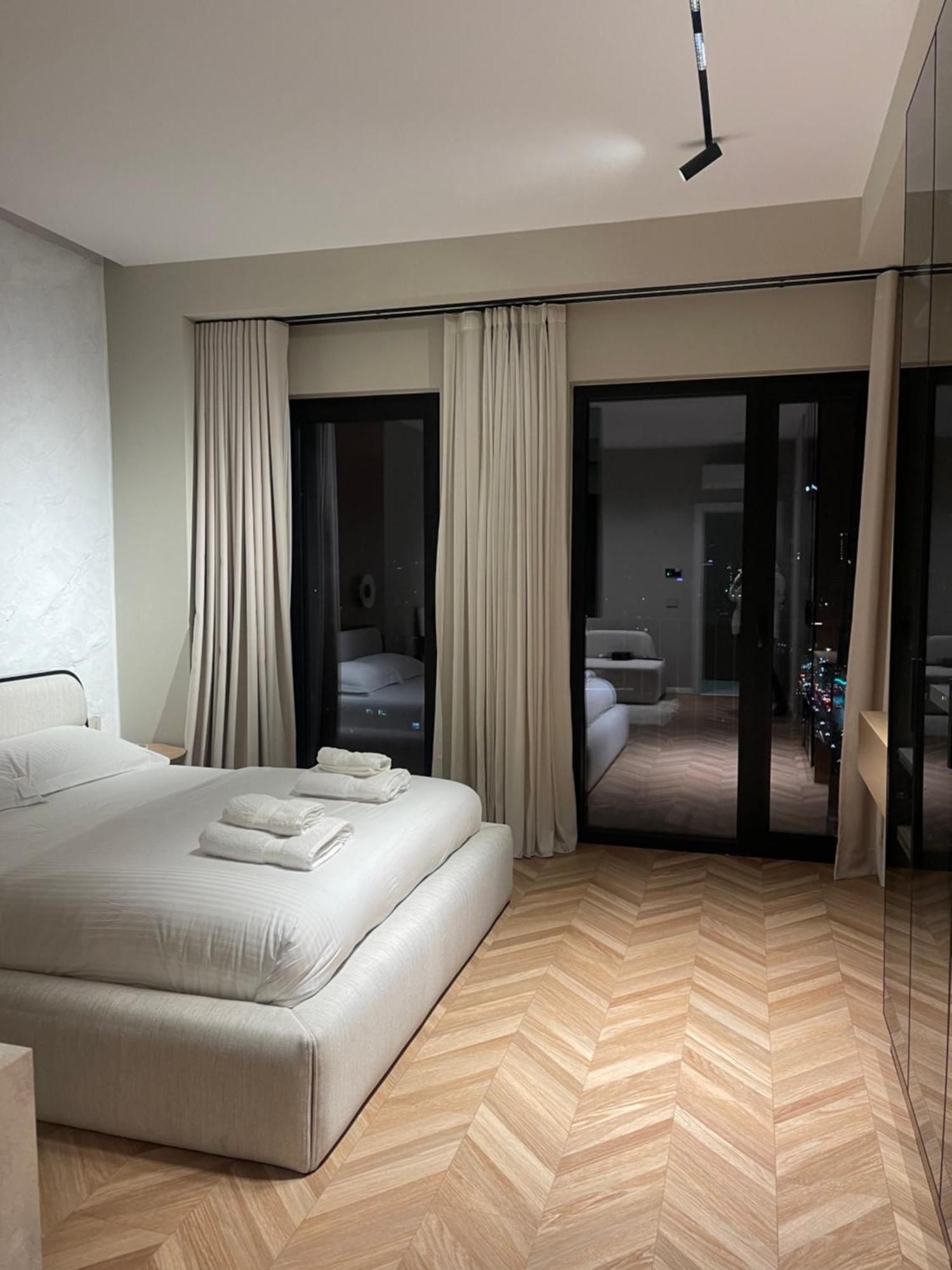 Square Inn Garden Aparthotel Tirana Buitenkant foto